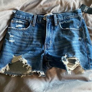 Abercrombie and Fitch mid rise boyfriend shorts